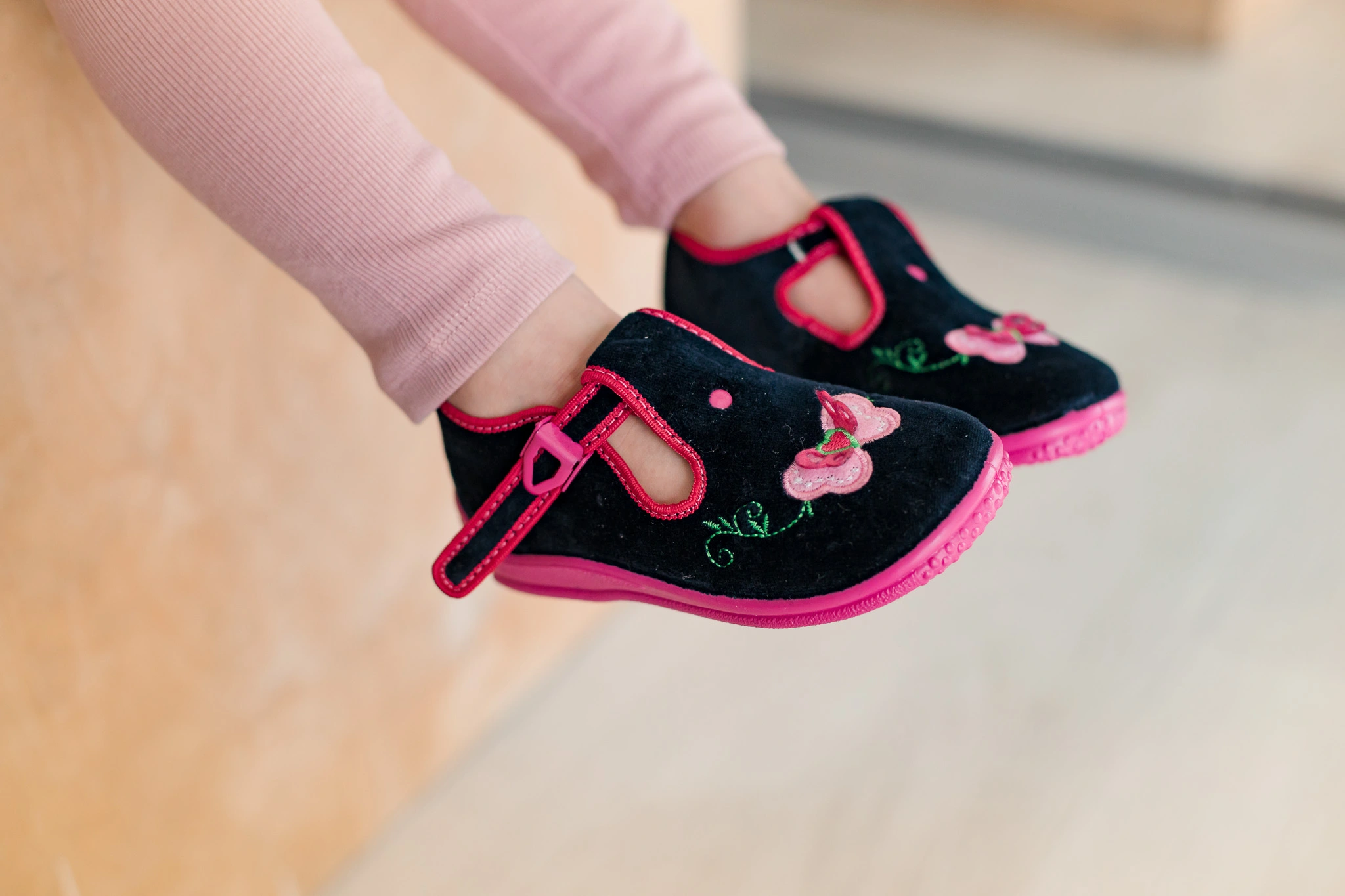 Jalatsid tüdrukutele